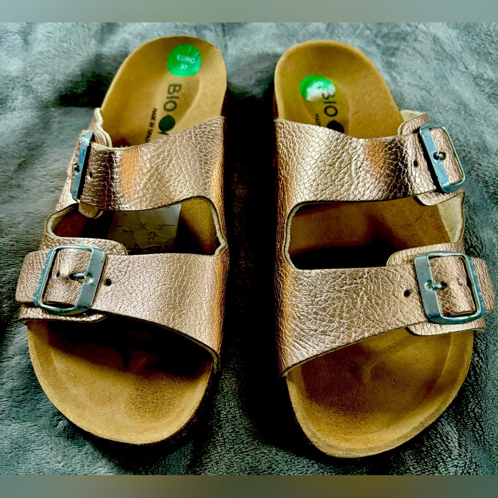 3/$30 Rose Gold Bio Sandals Size 6.5